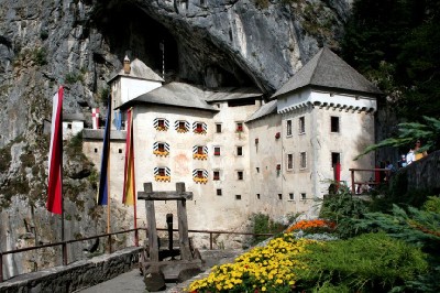 predjama castle