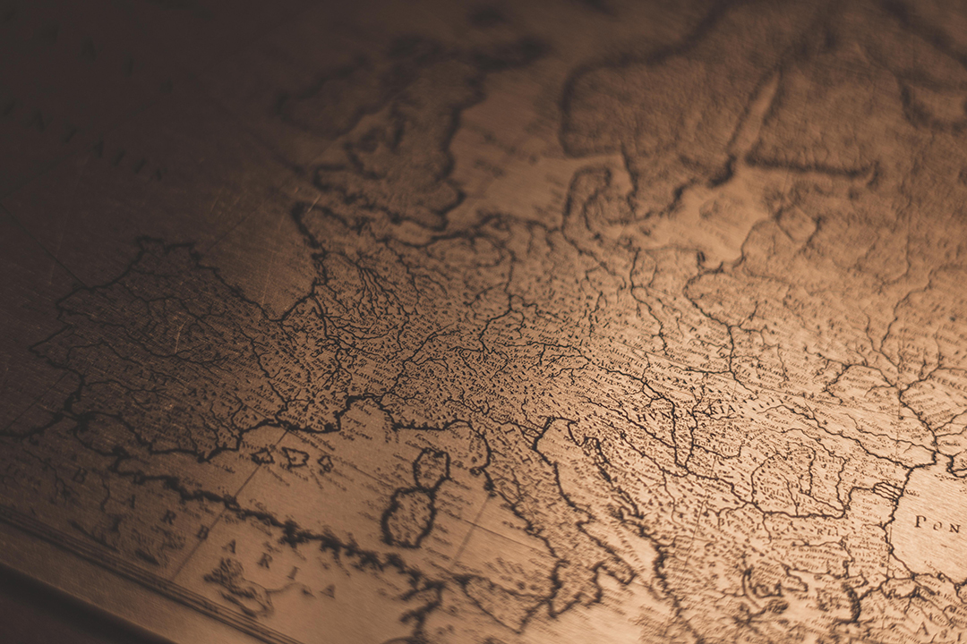 Potovanje_cez_Evropo_-_Traveling_across_Europe_-_Photo_by_Jakob_Braun_on_Unsplash.jpg