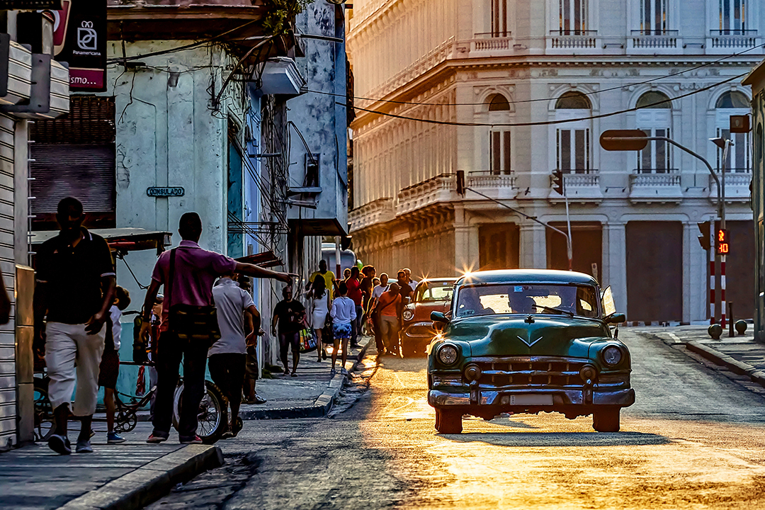 Potovanje_na_Kubo_in_popotniski_nasveti_-_Travel_to_Cuba_and_travel_tips_-_Photo_by_Dorothea_OLDANI_on_Unsplash.jpg