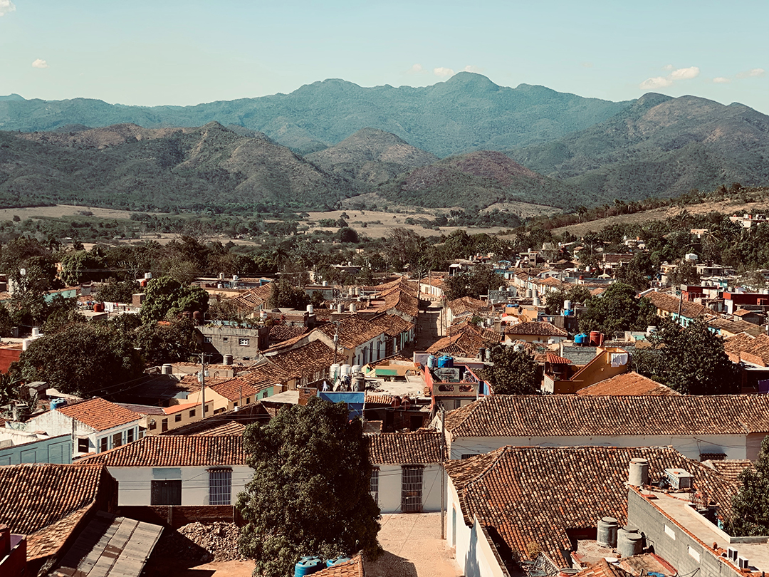 Potovanje_na_Kubo_in_popotniski_nasveti_-_Travel_to_Cuba_and_travel_tips_-_Photo_by_XH_S_on_Unsplash.jpg