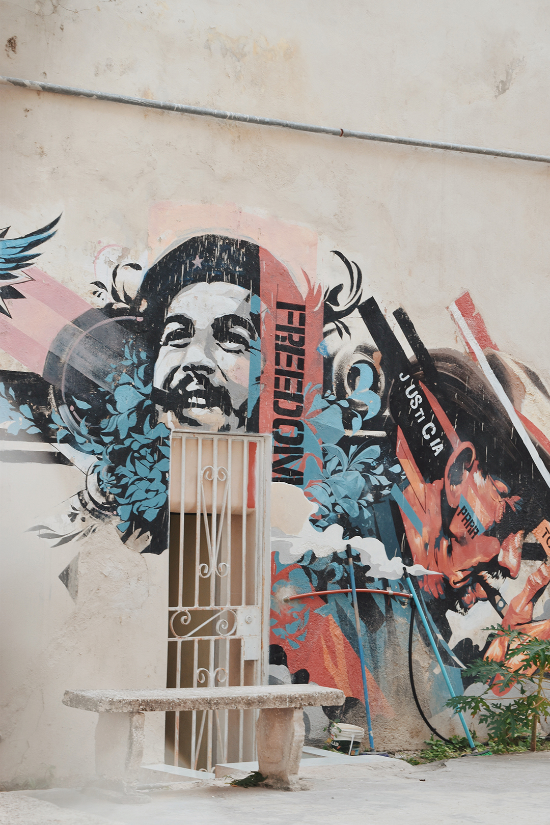 Potovanje_na_Kubo_in_popotniski_nasveti_-_Travel_to_Cuba_and_travel_tips_-_Photo_by_Emily_Crawford_on_Unsplash.jpg