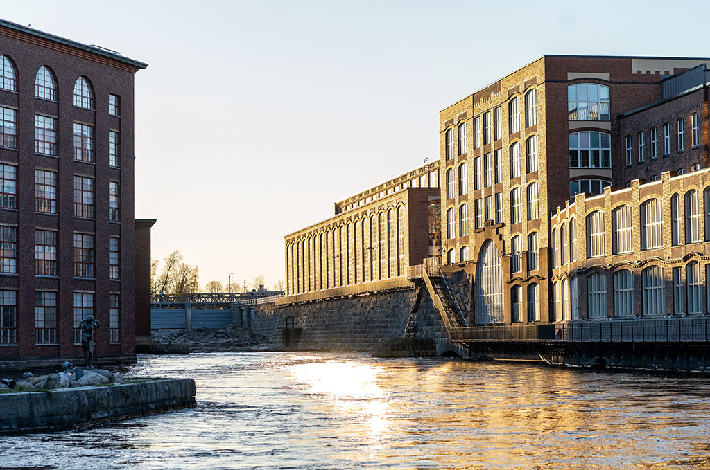 Travel_to_Tampere_-_Potovanje_v_Tampere_-_Photo_by_Erkka_Wessman_on_Unsplash.jpg
