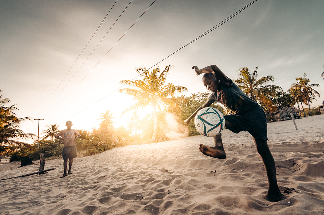 Potovanje_v_Mozambik_-_Travel_to_Mozambique_-_Photo_by_redcharlie_on_Unsplash.jpg