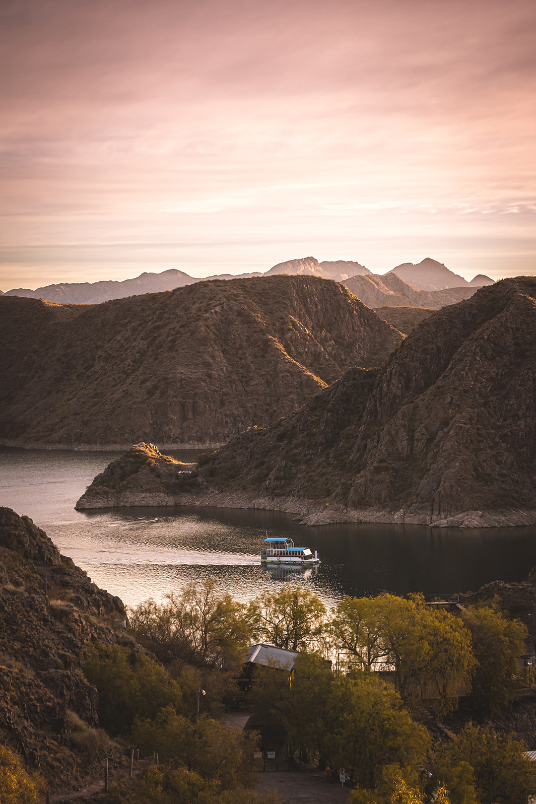 03_Popotniski_nasveti_za_izlet_v_Mendozo_-_Travel_tips_for_a_trip_to_Mendoza_-_Photo_by_Delfina_Iacub_on_Unsplash.jpg