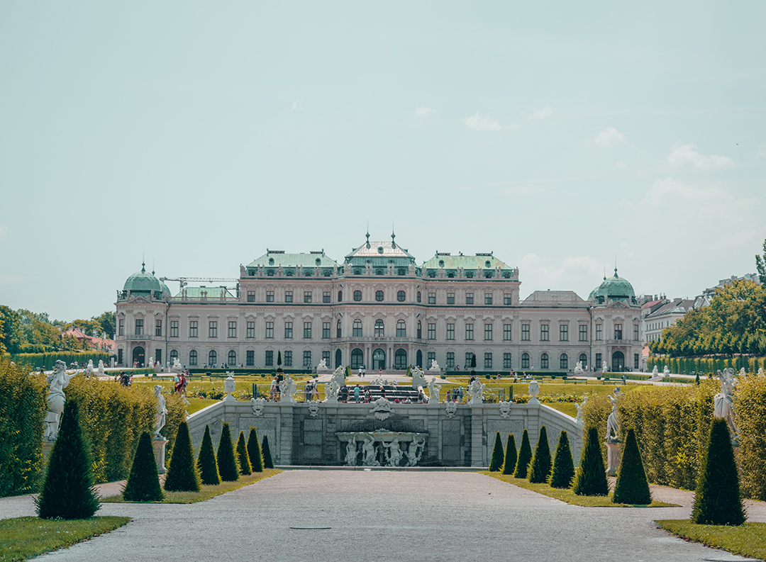 Park_Shonbrunn_-_Photo_by_Leyre_-_on_Unsplash.jpg
