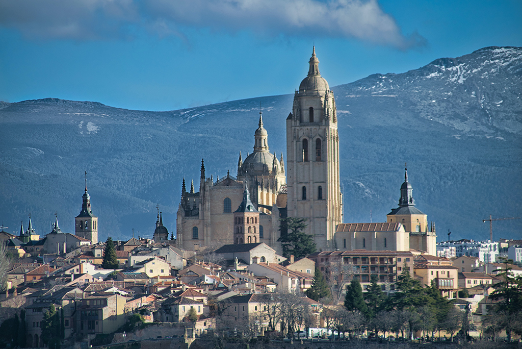 Segovia_Spain_-_Photo_by_Manuel_Lopez_on_Unsplash.jpg
