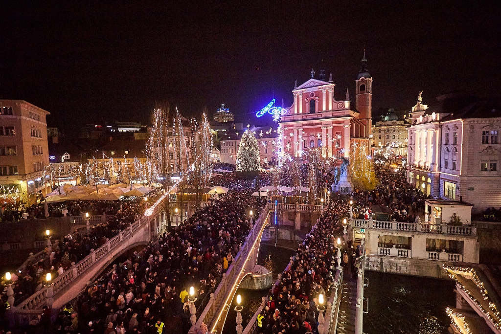 Festive_Ljubljana_-_Photographer_-_Nina_Kurnik-_Source_-_www-slovenia-info.jpg