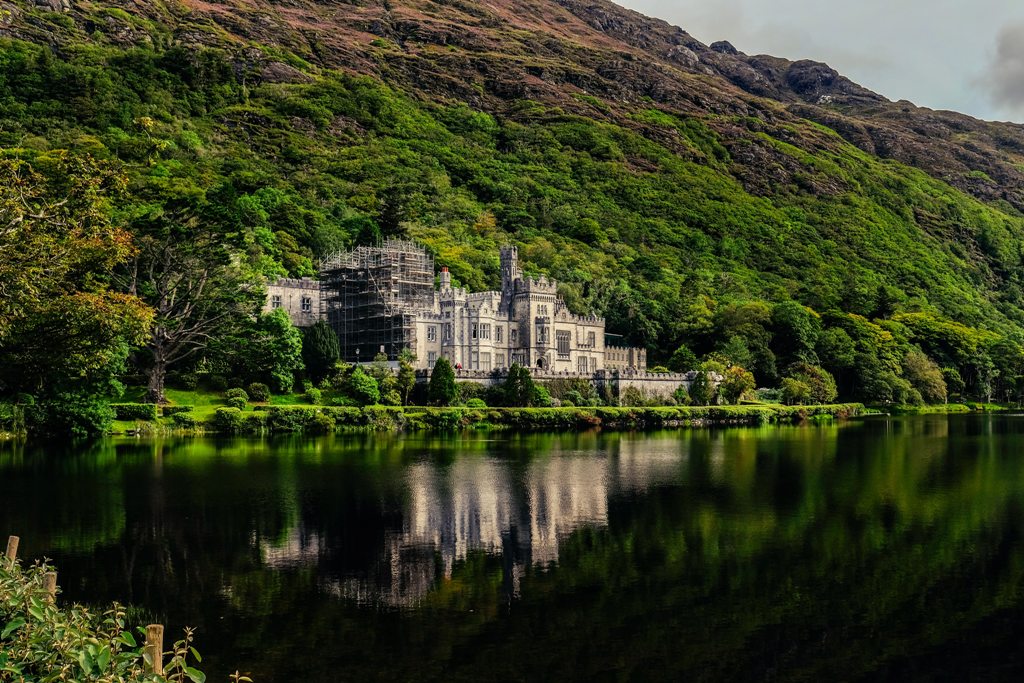 Potovanje_na_Irsko_-_A_trip_to_Ireland_-_Photo_by_RUBEN_XOVE_on_Unsplash.jpg