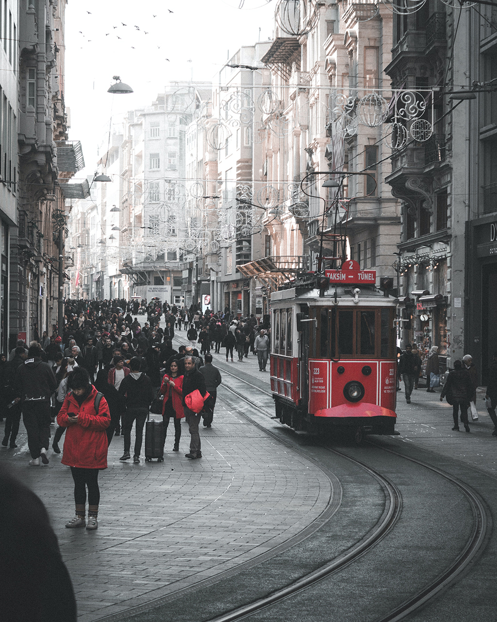 Potepanje_po_Istanbulu_-_Wandering_around_Istanbul_-_Photo_by_Fatih_Encan_on_Unsplash.jpg