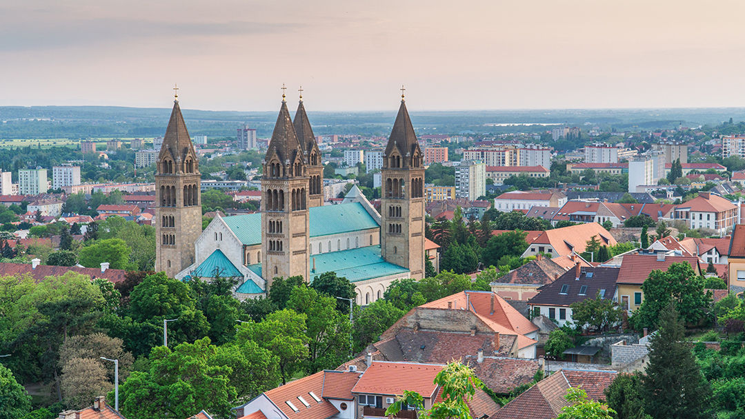 Cultural_capital_Pecs_in_Hungarian_-_Kulturna_prestolnica_Pecs_na_Madzarskem_-_Photo_by_Anna_Spoljar_on_Unsplash.jpg