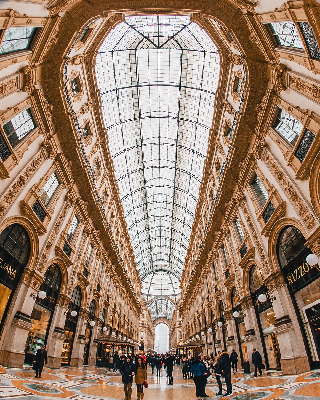 Znamenitosti_Milana_-_Sights_of_Milan_-_Photo_by_Jordan_Pulmano_on_Unsplash.jpg