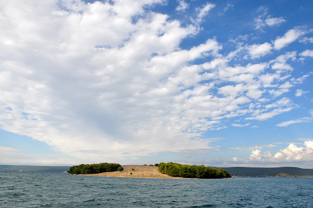 S_kolesom_po_Pasmanu_-_Cycling_the_Island_of_Pasman_5.jpg