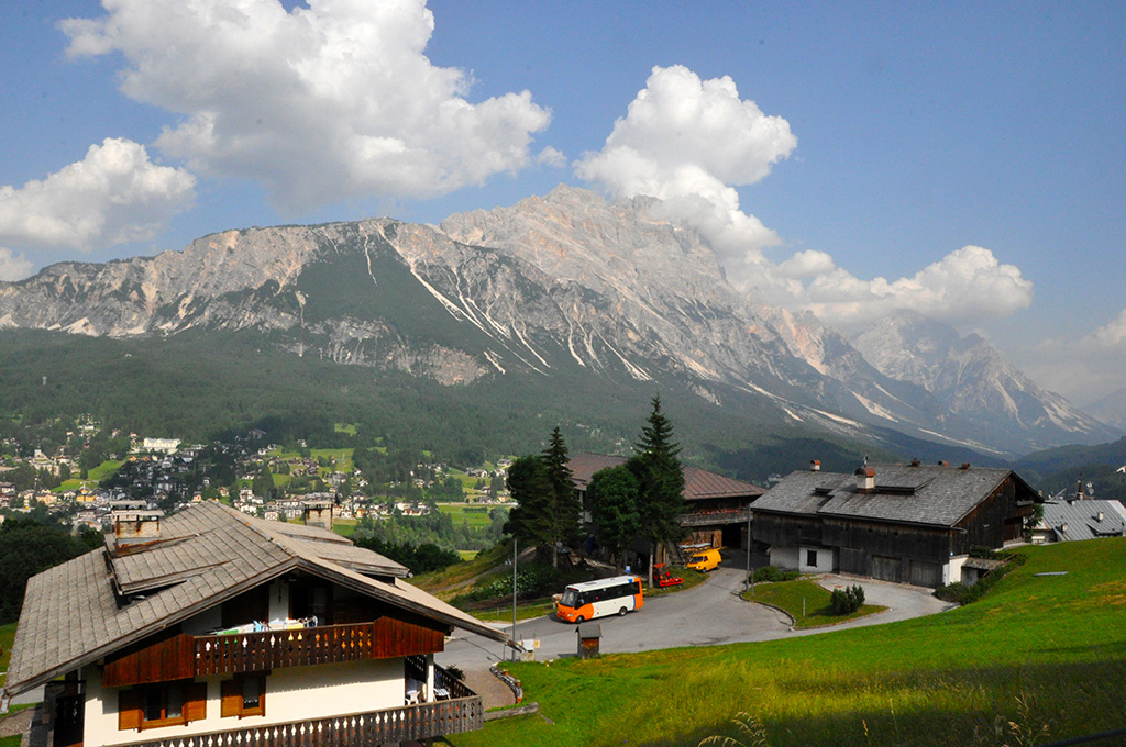 Dolomiti_v_Alpah_-_Dolomites_in_Alps_6.jpg