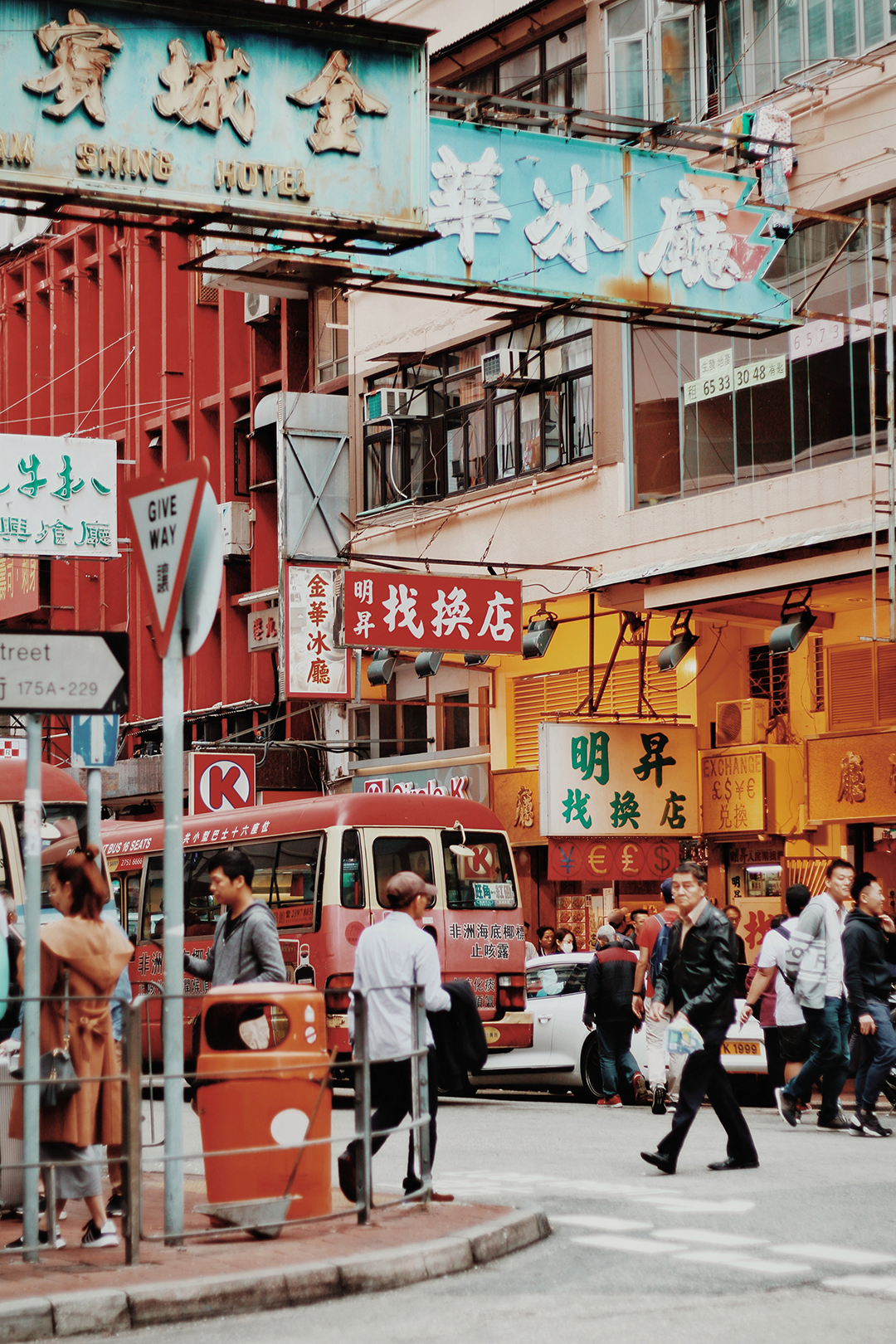 Popotniski_nasveti_za_ogled_Hong_Konga_-_Travel_Tips_for_Visiting_Hong_Kong_-_Photo_by_Sarah_Arista_on_Unsplash.jpg