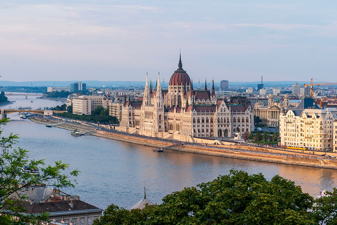 Izlet_v_Budimpesto_-_Trip_to_Budapest_-_Photo_by_Ervin_Lukacs_on_Unsplash.jpg