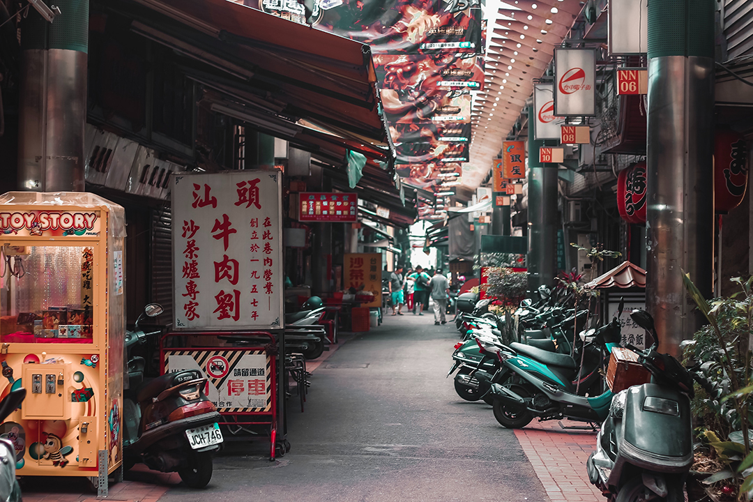 Potovanje_na_Tajsko_-_A_trip_to_Thailand_-_Taichung_City_-_Photo_by_Mark_Ivan_on_Unsplash.jpg