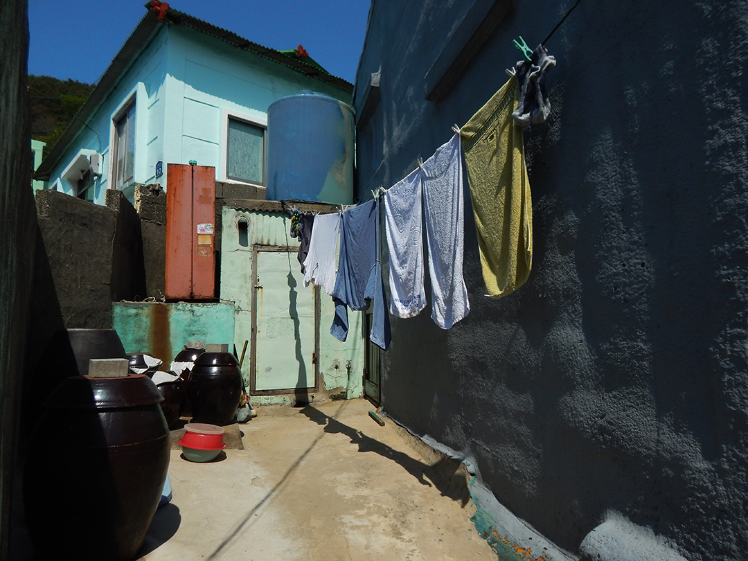 Gamcheon_Culture_Village_-_Kulturna_vas_Gamcheon_5.JPG