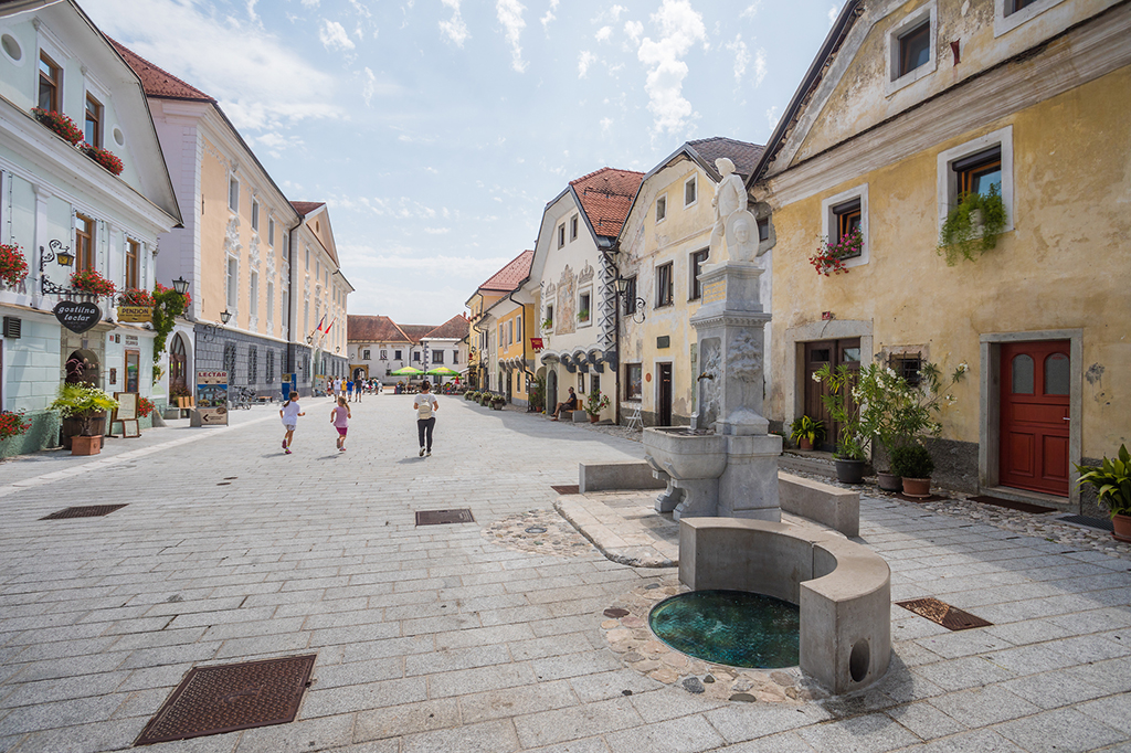 Linhart_square_Radovljica_-_Photographer_-_Jost_Gantar_-_Source_-_www-slovenia-info.jpg