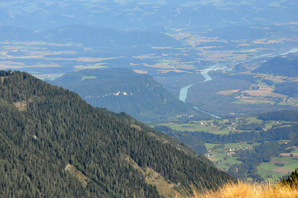 Avstrijske_Karavanke_-_Austrian_side_of_Karavanke_2.JPG