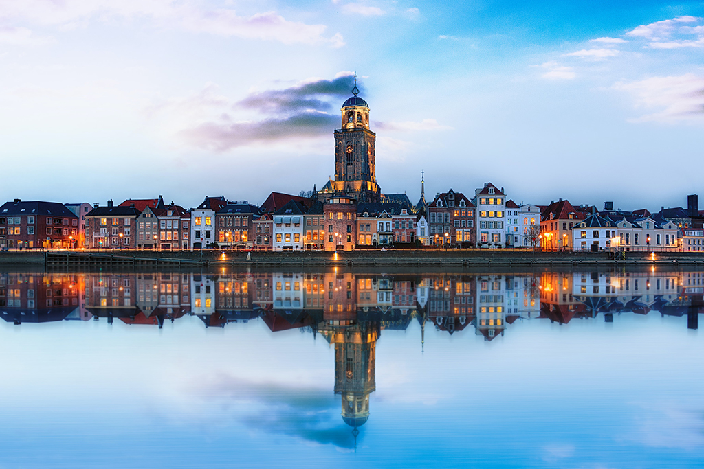Potovanje_na_Nizozemsko_-_Travel_to_the_Netherlands_-_Photo_by_Bart_Ros_on_Unsplash.jpg