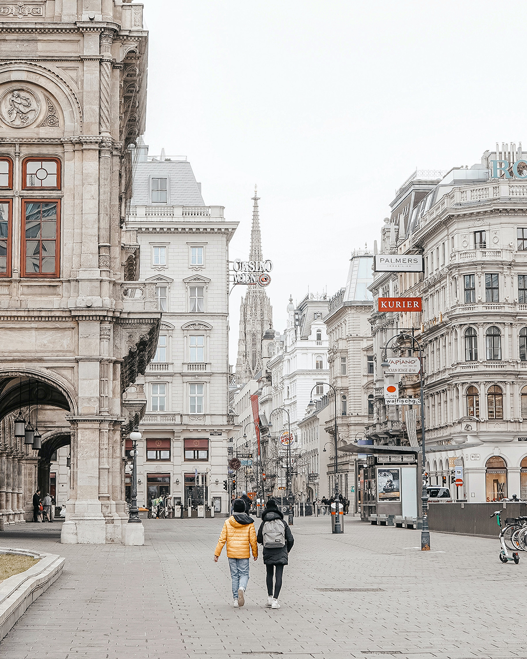 Raziskovanje_Dunaja_-_Exploring_Vienna_-_Photo_by_irenefilms_from_Pexels.jpg