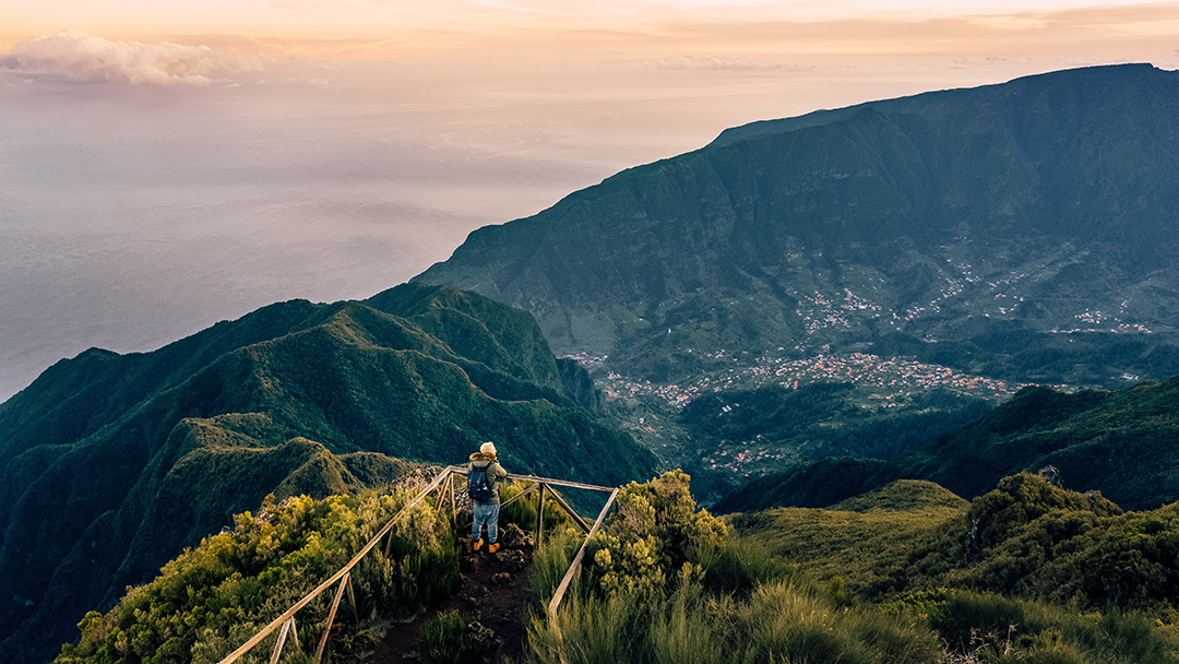 Popotniski_nasveti_za_potovanje_na_Madeiro_-_Travel_tips_for_traveling_to_Madeira_-_Photo_by_Alex_Meier_on_Unsplash.jpg