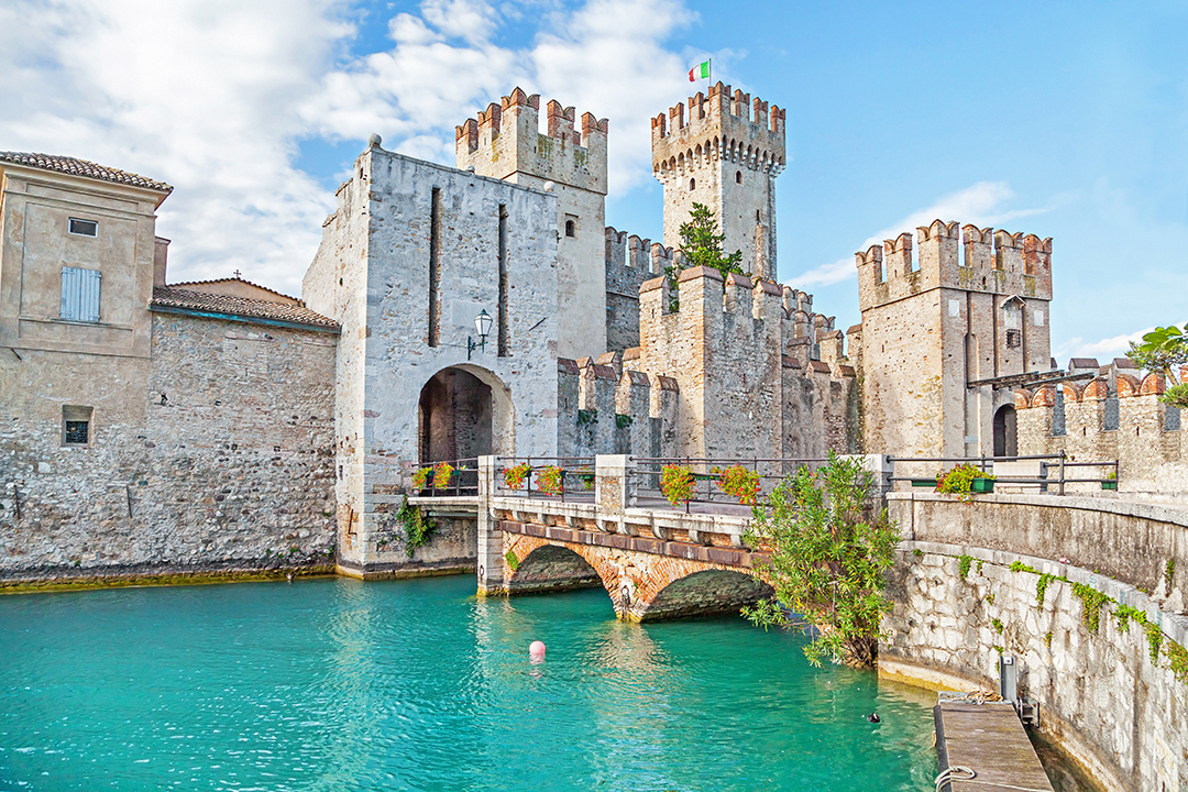 Znamenitosti_mesta_Sirmione_-_Travelling_to_Sirmione_1.jpg