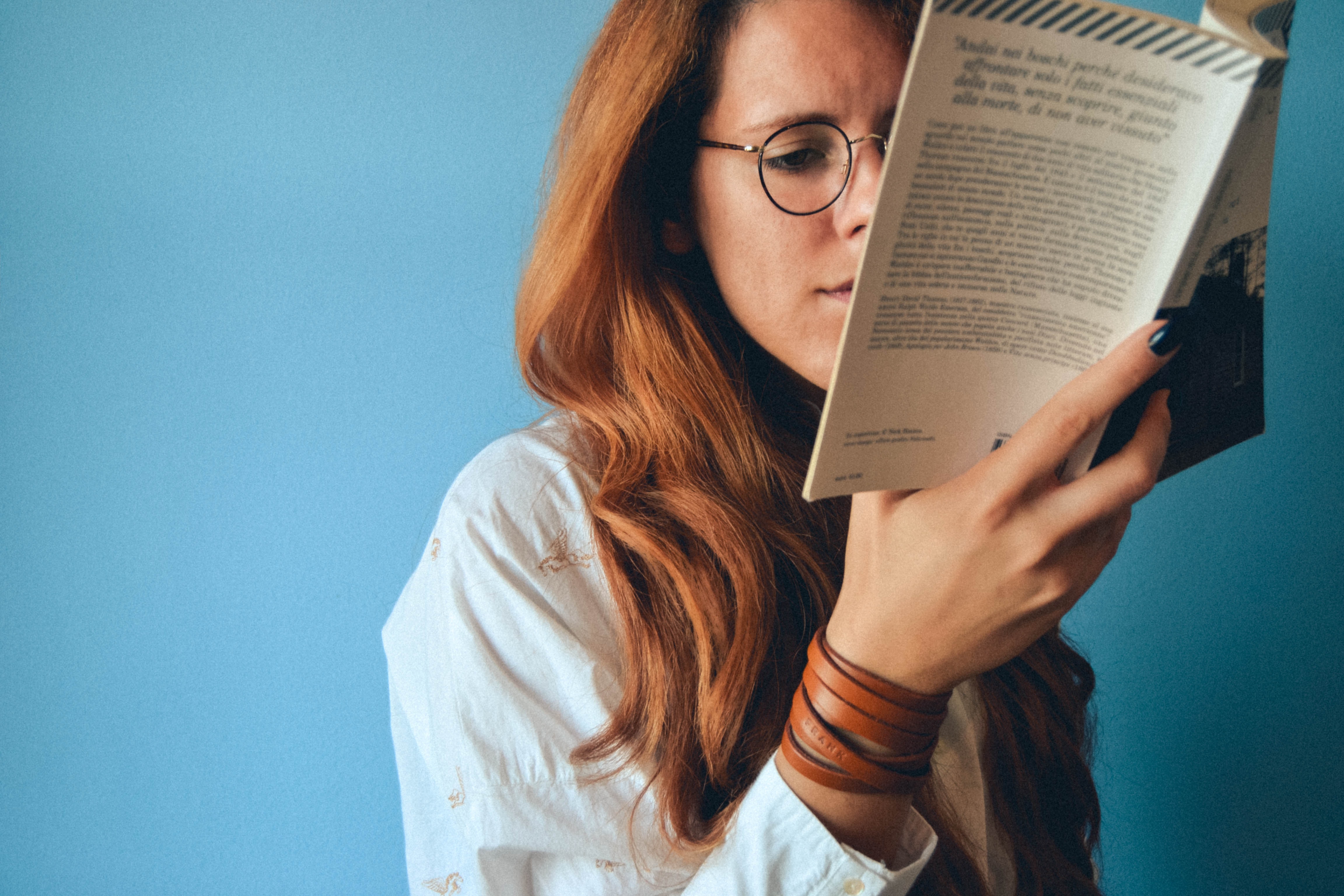 Learning_New_Languages_-_Ucenje_novih_jezikov_-_Photo_by_Lucrezia_Carnelos_on_Unsplash.jpg