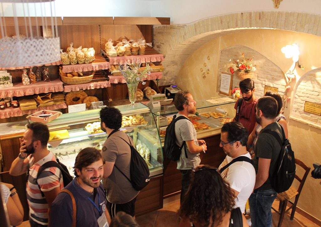 tour_giornalisti_-_pizza_a_furne_apierte.jpg