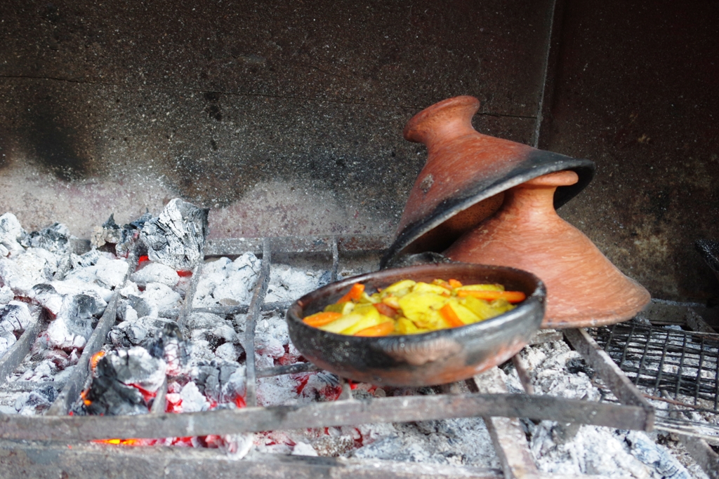 1-Tajin_-_Nacin_priprave_hrane_po_marosko.JPG