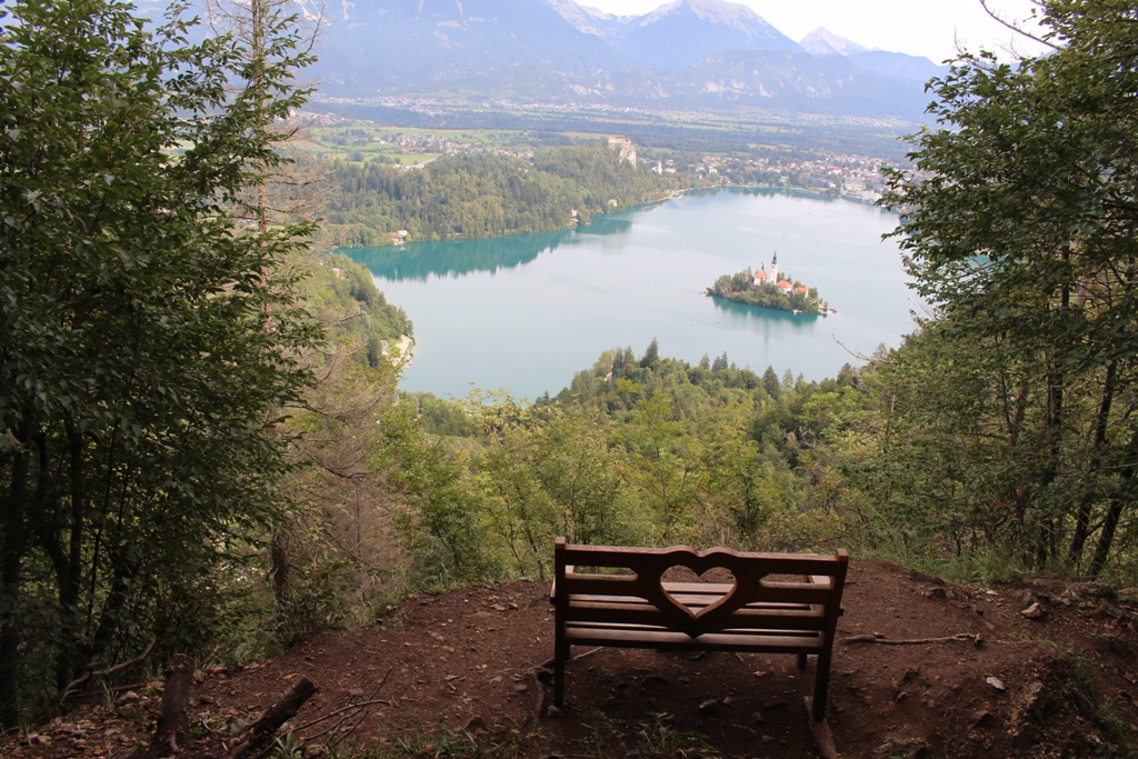 Blejsko_jezero_-Lake_Bled_5.JPG