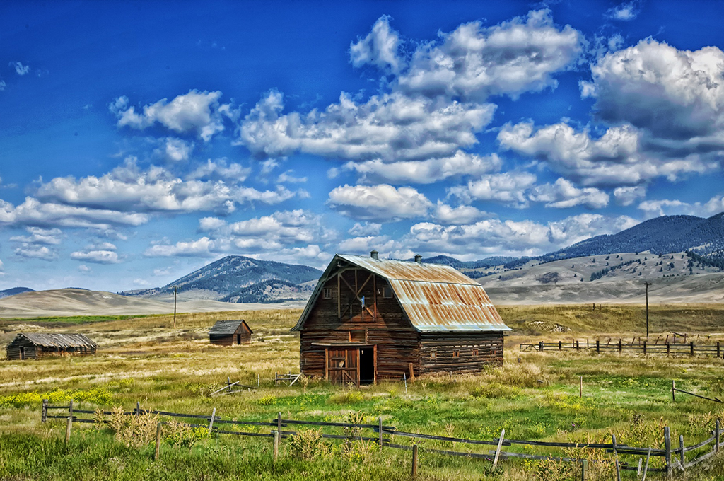 Montana_-_Image_by_David_Mark_from_Pixabay.jpg