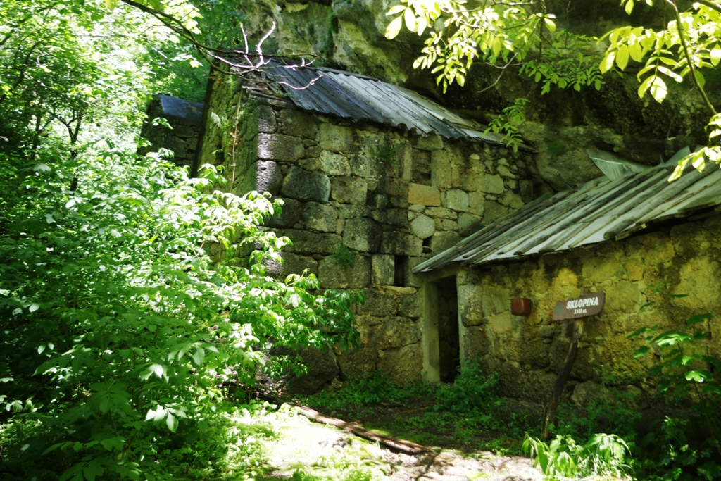 2_-_Paklenica_-_Sklopina.JPG