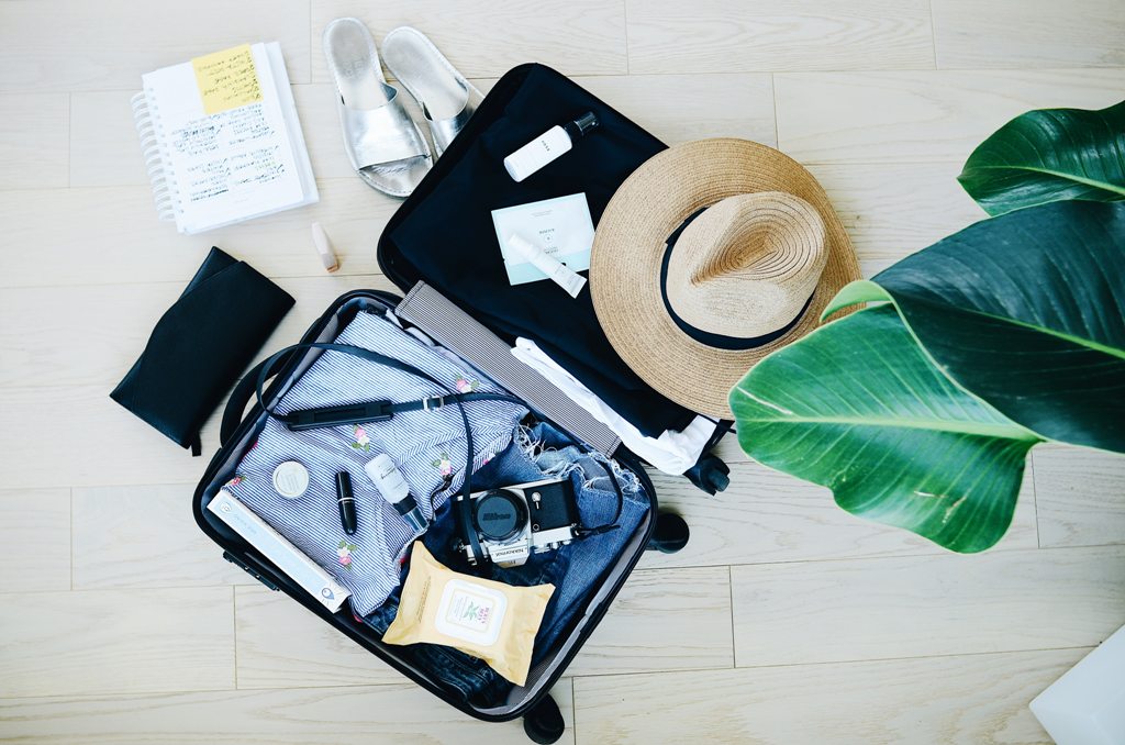 Lost_luggage_-_Izgubljena_prtljaga_-_Photo_by_STIL_on_Unsplash.jpg