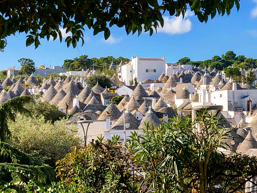 Potovanje_v_Italijo_-_Travel_to_Italy_-_Alberobello_1.jpeg
