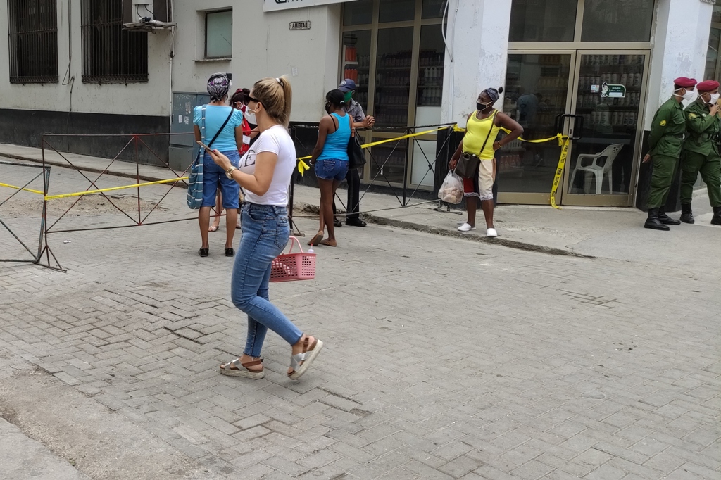 Potovanje_na_Kubo_-_Travel_to_Cuba_-__COVID-19_barrier.jpg