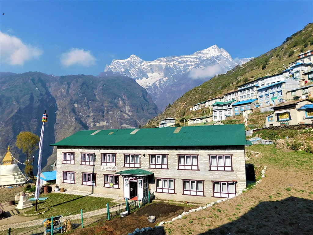 Nepal_trekking_-_Nepal_Treking_-_NAMCHE_and_hills_around.jpg