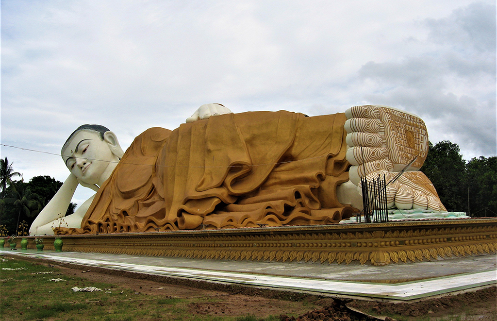 Potovanje_po_Burmi_-_A_trip_to_Burma_-_mesto_Bago.JPG