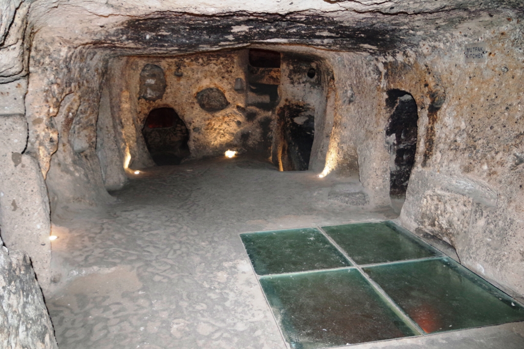 Potovanje_v_Turcijo_-_Travel_to_Turkey_-_Underground_city.JPG
