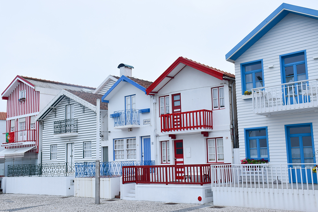 Potepanje_po_Portugalski_-_Wandering_around_Portugal_-_Photo_by_Greg_amp_Lois_Nunes_on_Unsplash.jpg
