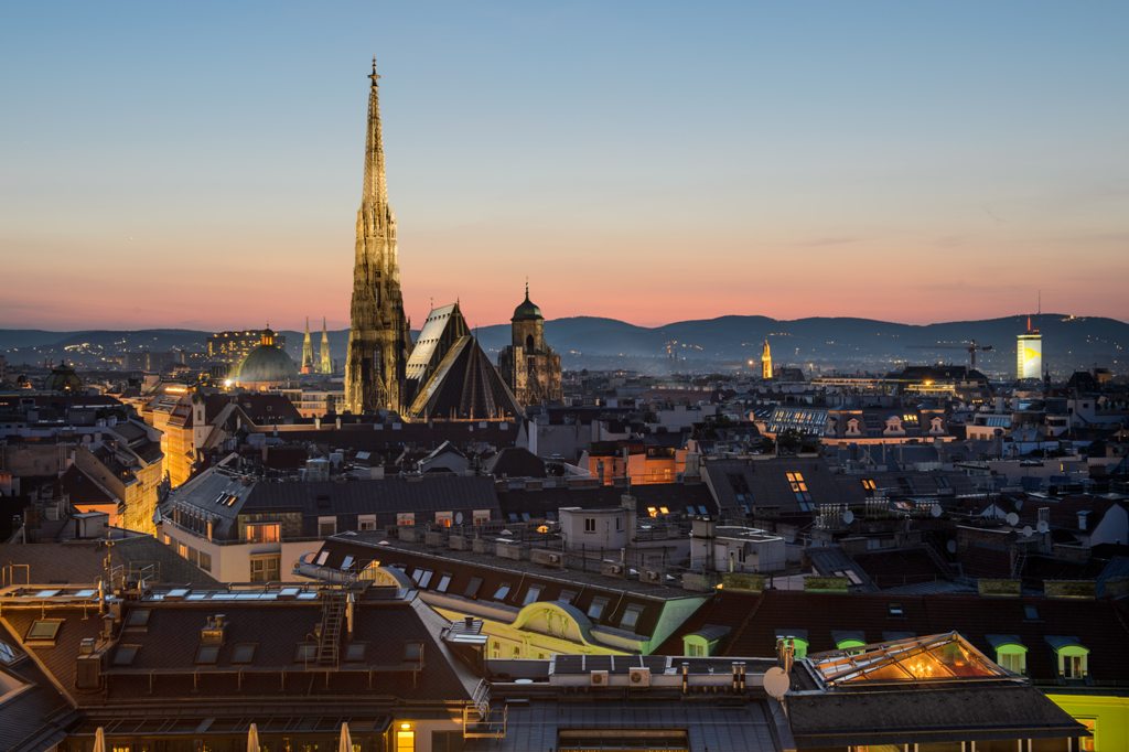 Popotniski_nasveti_za_obisk_Dunaja_-_Travel_tips_for_visiting_Vienna_-_Photo_by_Jacek_Dylag_on_Unsplash.jpg