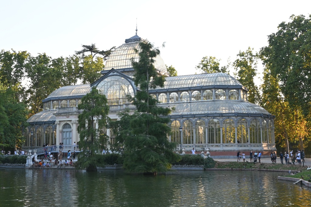 Nasveti_za_potovanje_v_Spanijo_-_Tips_for_traveling_to_Spain_-_Kristalna_palaca.JPG