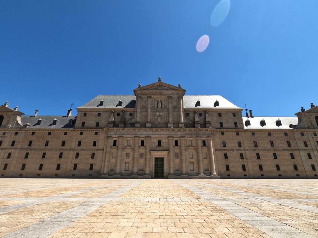 Nasveti_za_potovanje_v_Spanijo_-_Tips_for_traveling_to_Spain_-_Real_Monasterio_de_San_Lorenzo_de_El_Escorial.JPG