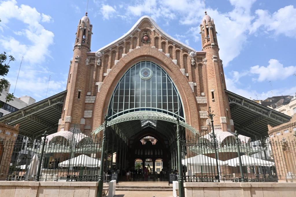 Nasveti_za_potovanje_v_Spanijo_-_Tips_for_traveling_to_Spain_-_Trznica_Mercado_de_Colon.JPG