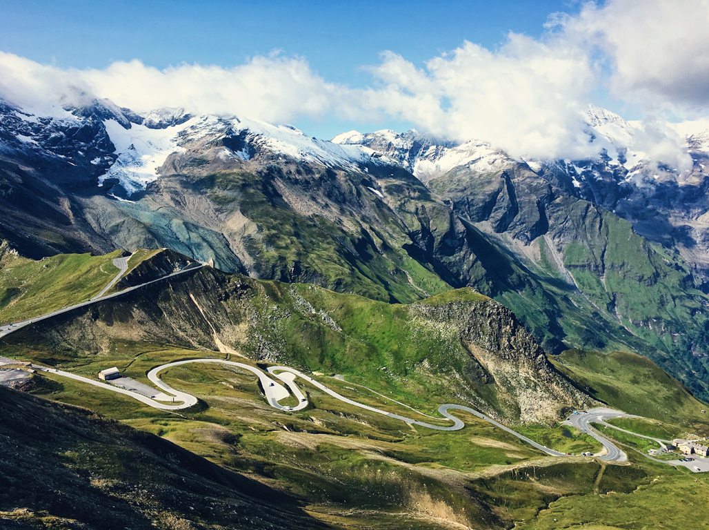 Grossglockner_-_Photo_by_Eugene_Krasnaok_on_Unsplash.jpg
