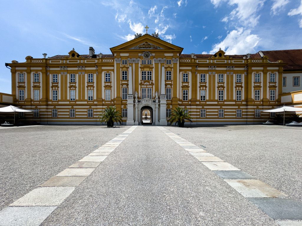 Izlet_v_Melk_-_Trip_to_Melk_-_Photo_by_Andreas_Weilguny_on_Unsplash.jpg