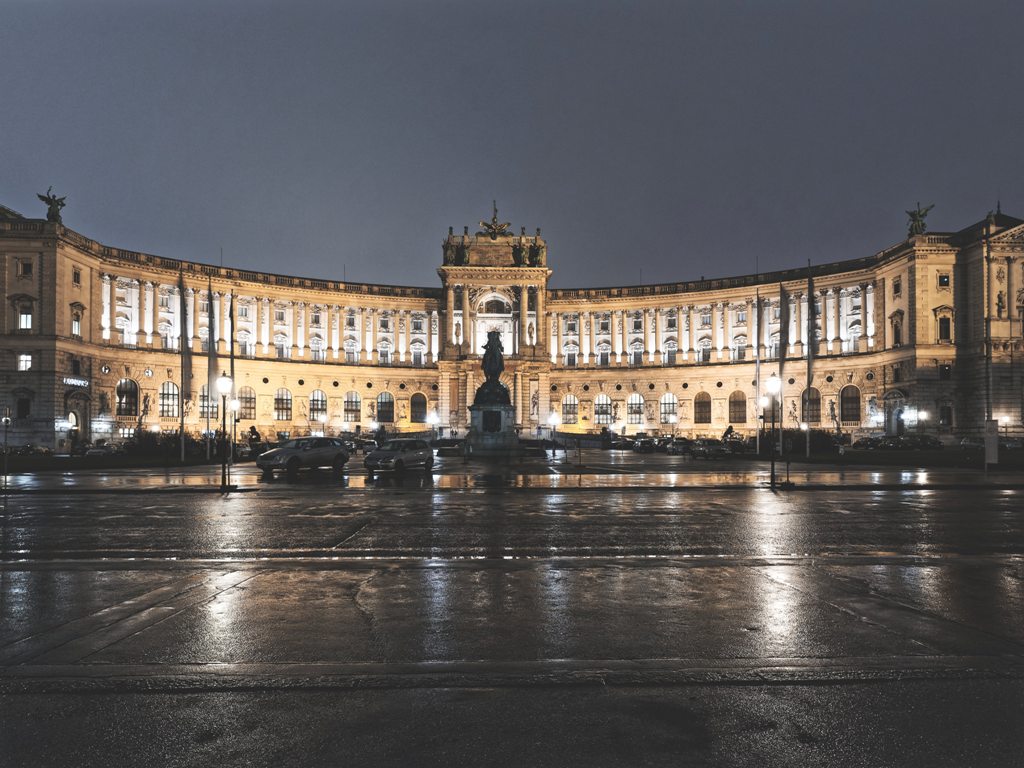 Potovanje__na_Dunaj_-_Journey_to_Vienna_-_Photo_by_Simon_Berger_from_Pexels.jpg Potovanje__na_Dunaj_-_Journey_to_Vienna_-_Photo_by_Simon_Berger_from_Pexels.jpg