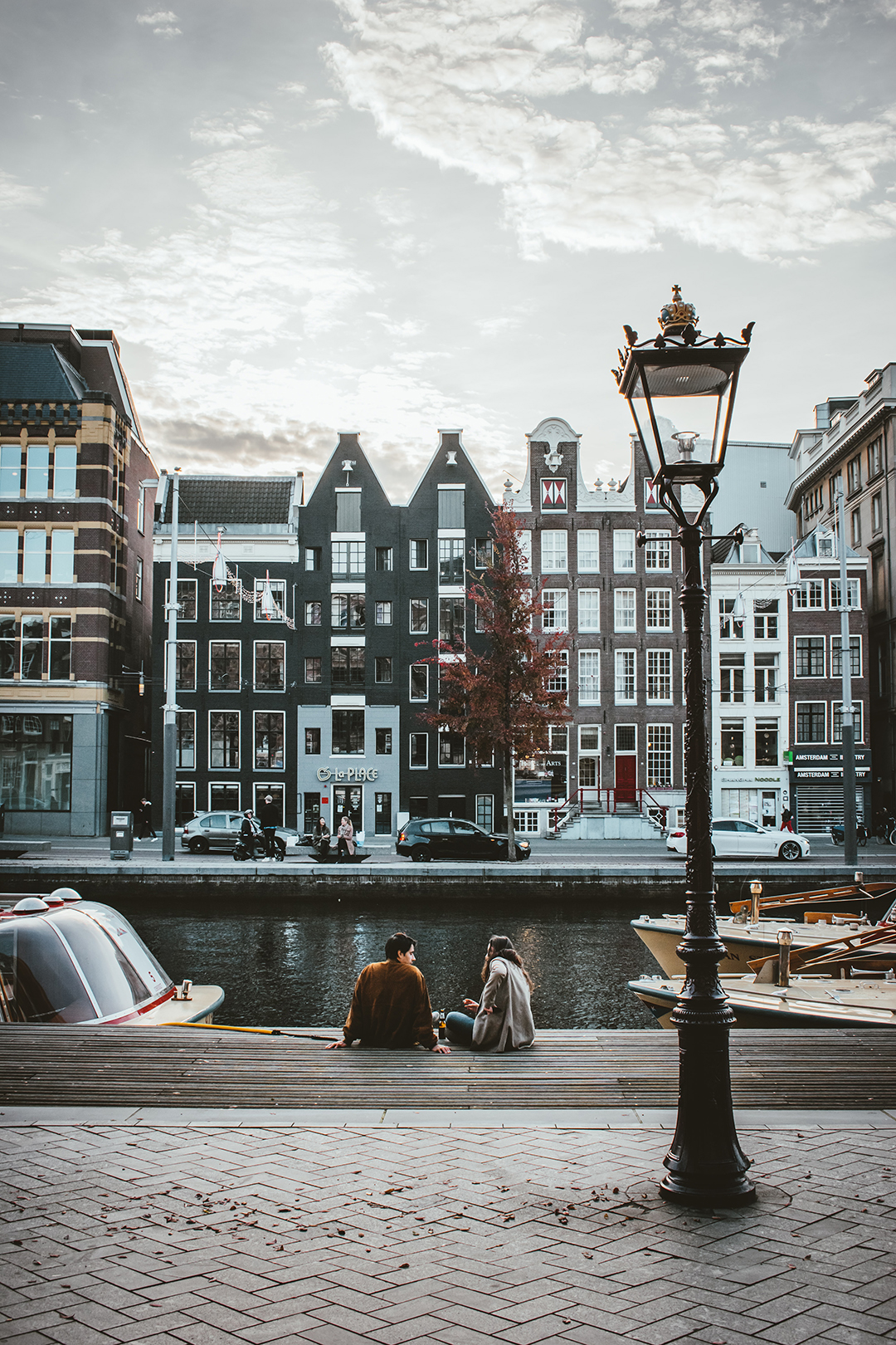 Popotniski_nasveti_za_Amsterdam_-_Travel_tips_for_Amsterdam_-_Photo_by_Max_van_den_Oetelaar_on_Unsplash.jpg