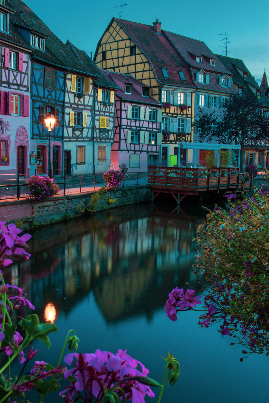 Raziskovanje_znamenitosti_Pariza_-_Exploring_the_sights_of_Paris_-_Photo_by_Vincent_M-A-_Janssen_from_Pexels.jpg