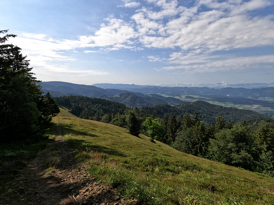 Slika_4_Panoramski_pogled_s_Pohorja.JPG